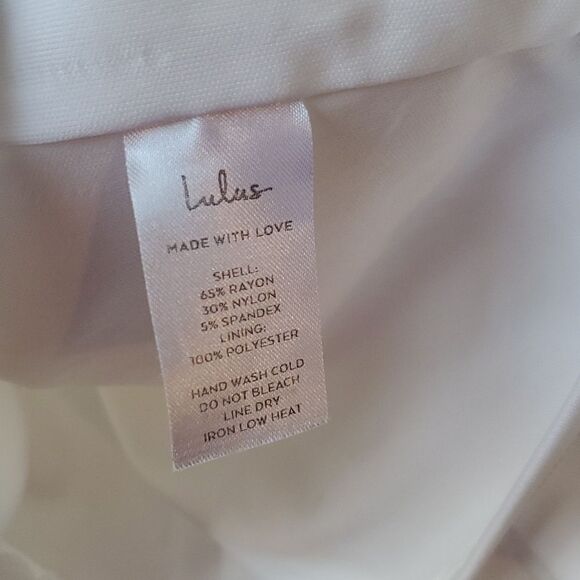 LULUS WHITE KNIT SPAGHETTI STRAP SHEATH DRESS RUFFLE BOTTOM SIZE MEDIUM SUMMER - Picture 9 of 14